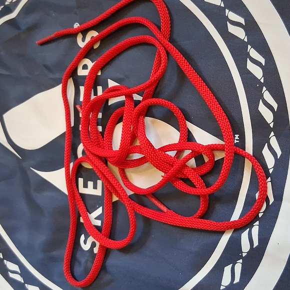 Skechers Black, Red & Gray Womans Sneakers, Key Chain, Messenger Bag &  Backpack - Picture 13 of 13